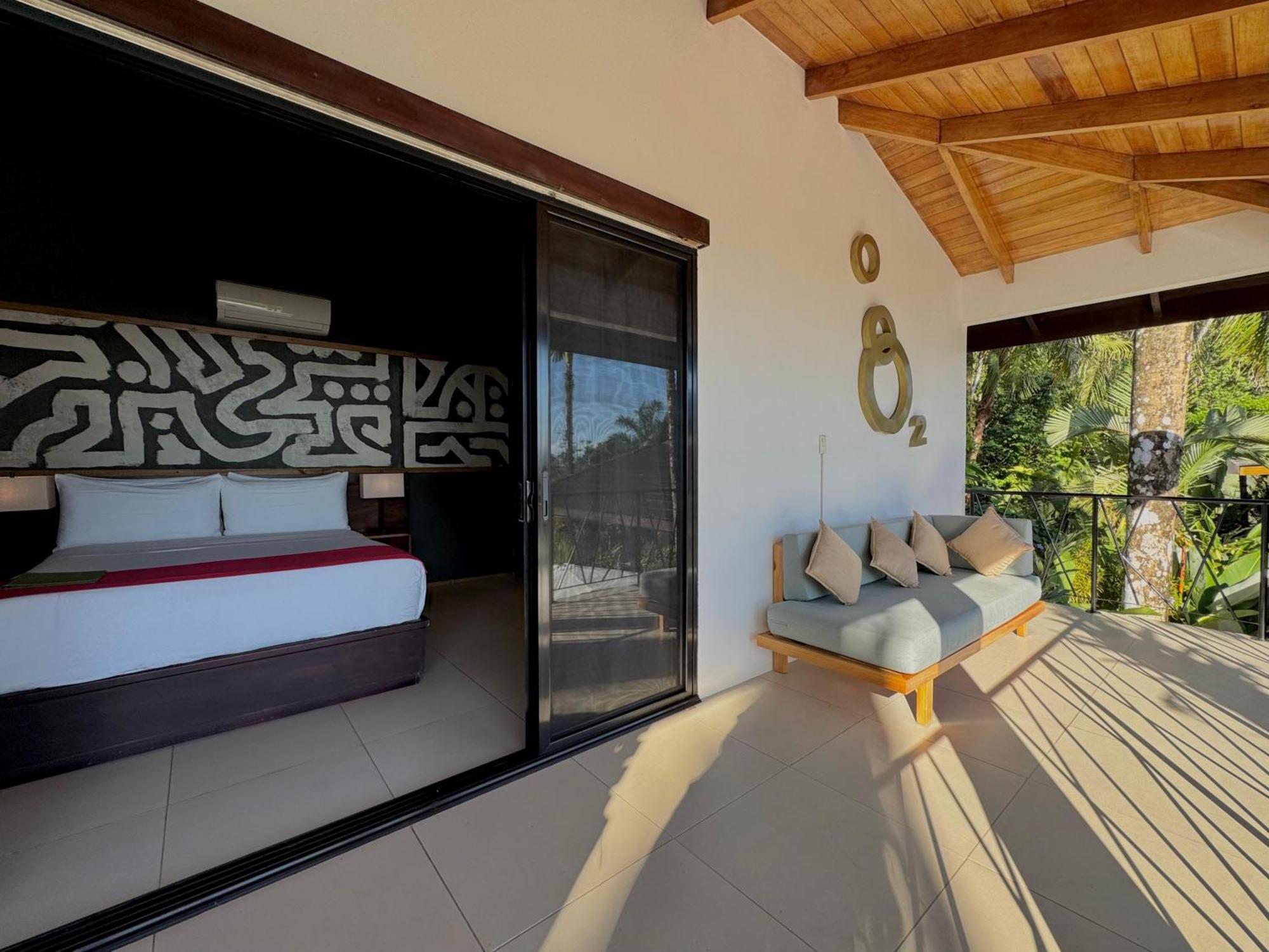 Chambre Lit Queen-Size - Vue sur Mer